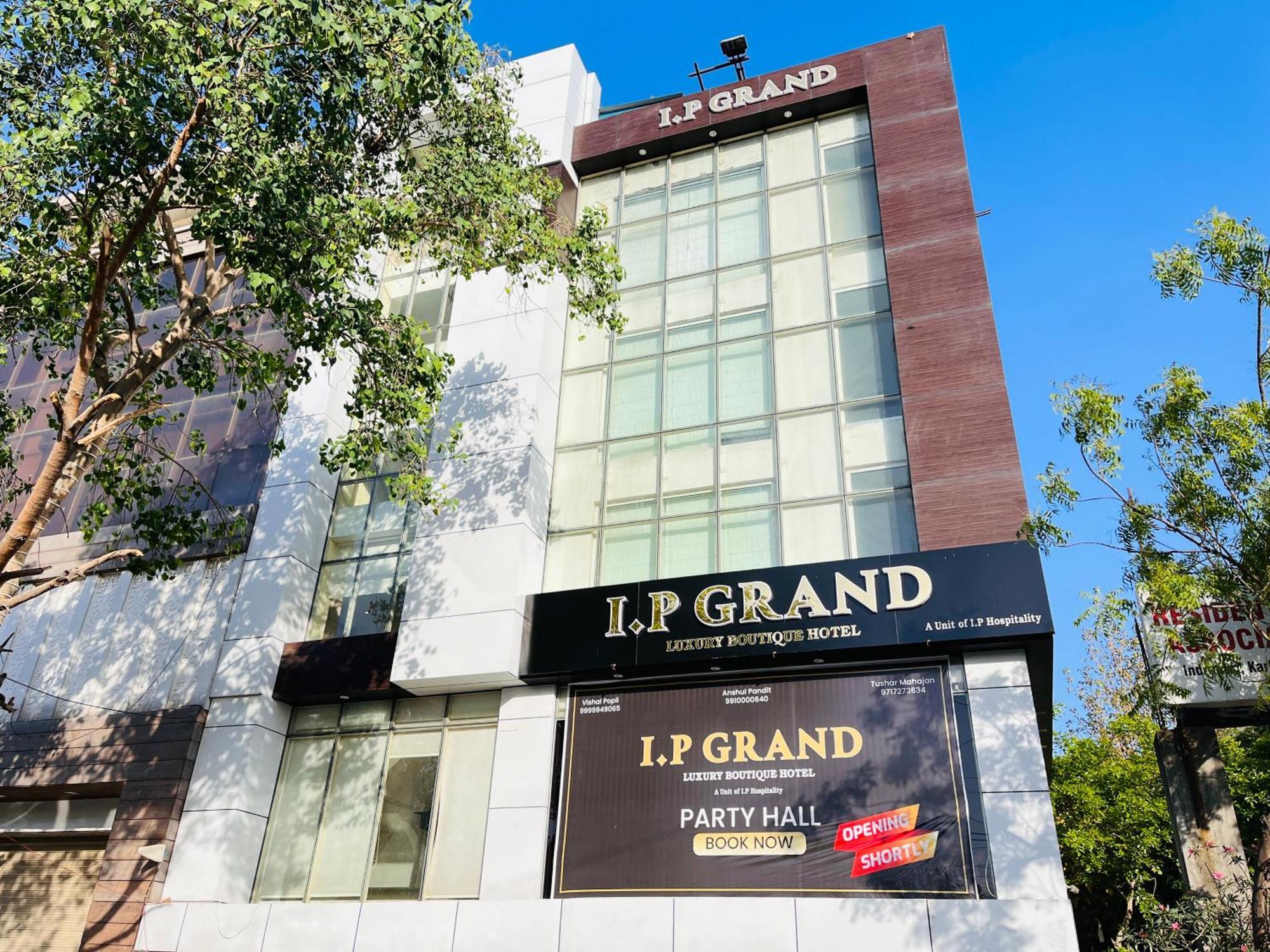 Hotel Aura Ip Grand Karkardooma Metro Station New Delhi Couple Friendly 外观 照片
